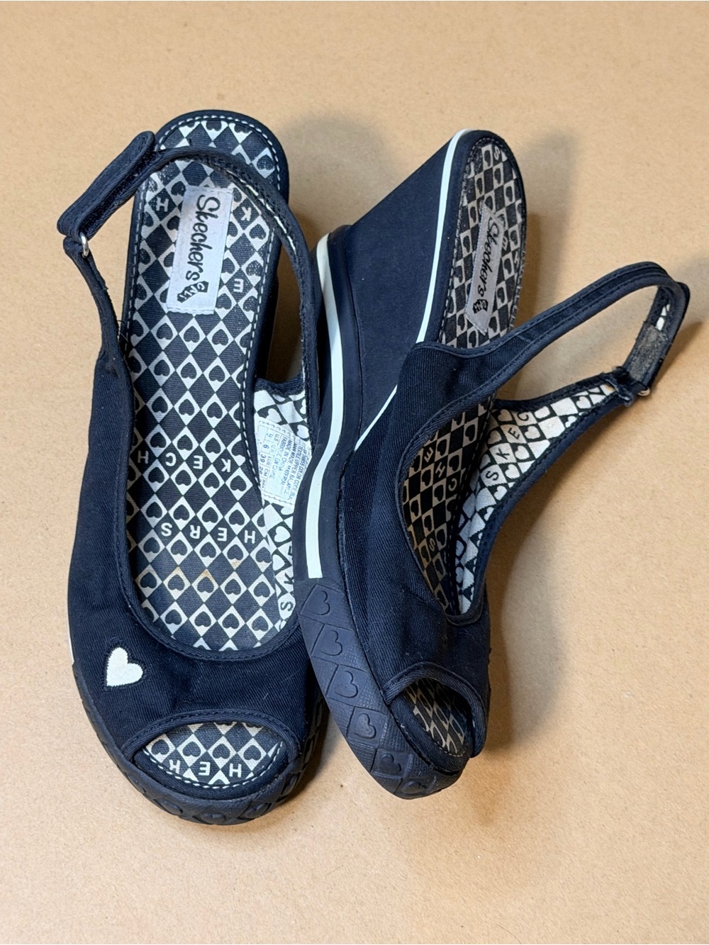 Skechers Early 2000s Y2K Wedge sandal With heart Detail